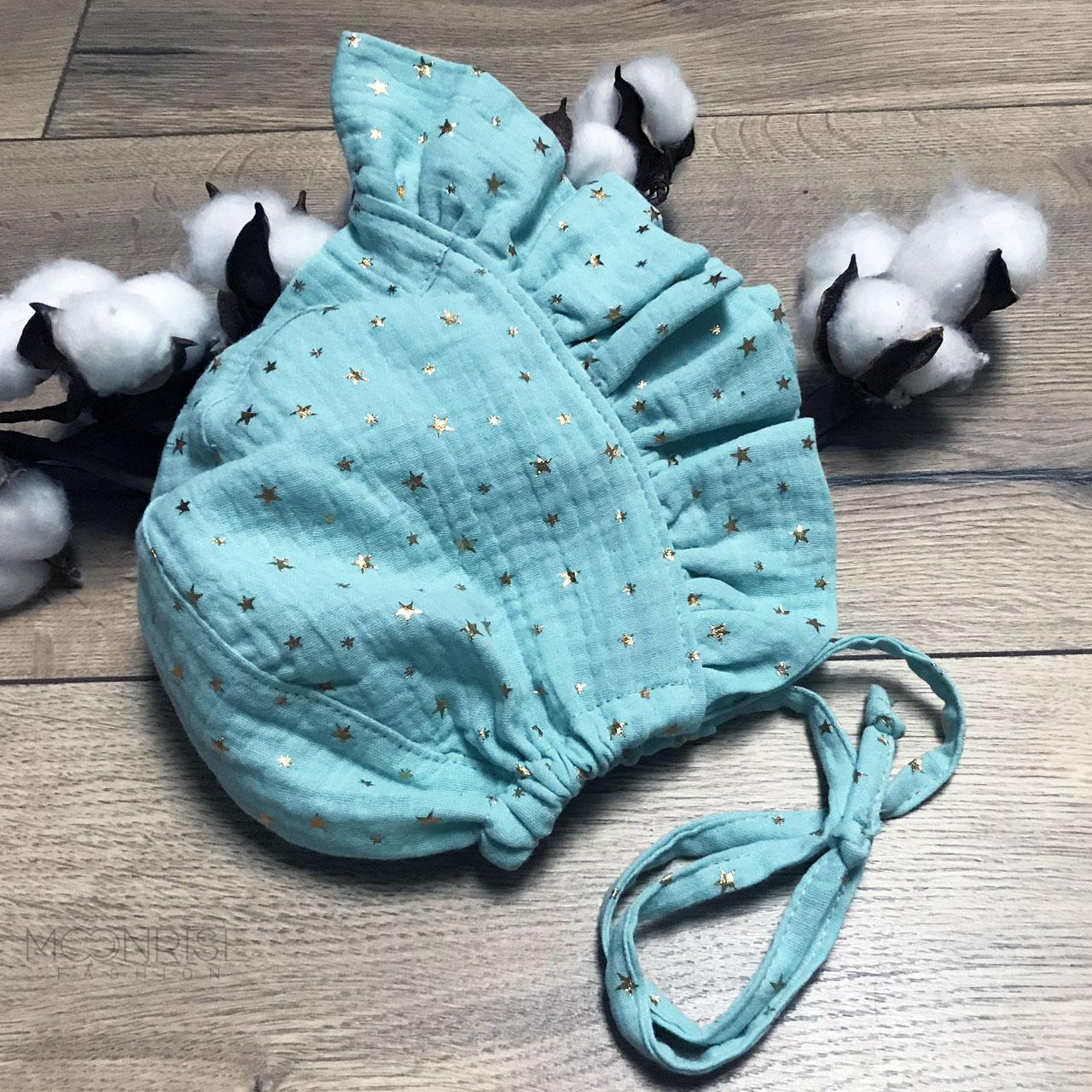 Mušelínový čepiec - romantic turquoise stars