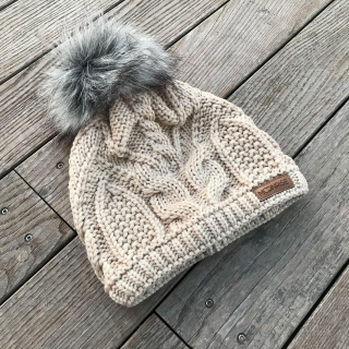 Detská/dámska zimná pletená podšitá čiapka - vrkoče beige